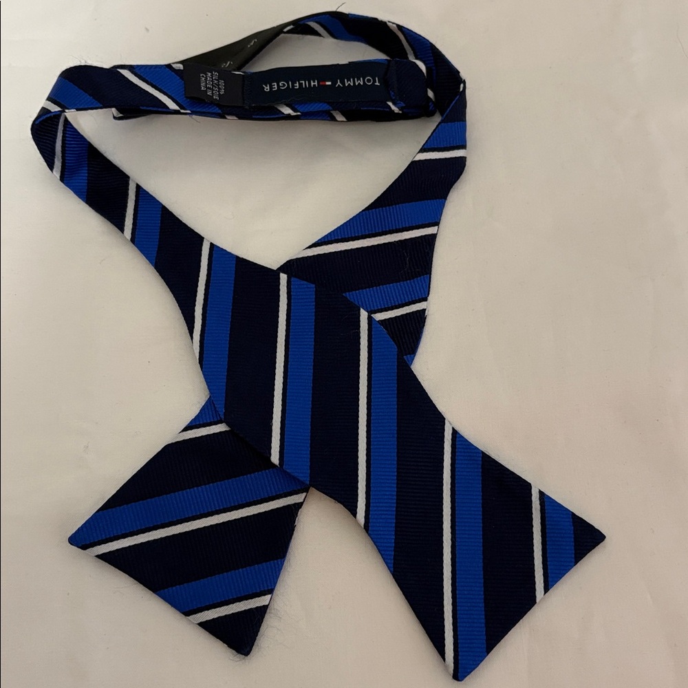 Tommy Hilfiger Silk Repp Stripe Self-Tie Bow Tie Black Blue White Classic 2.75"